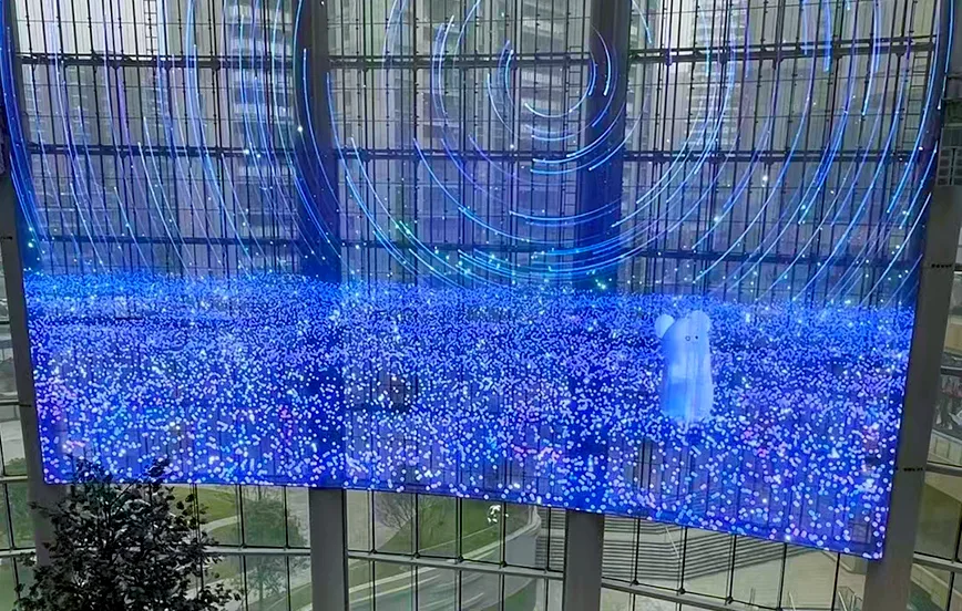 Pantalla transparente tipo hielo de 300 m²